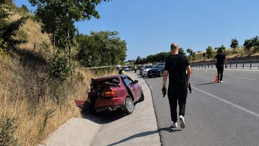 Süt Kamyonu ile Otomobil Çarpıştı: 1 Ölü