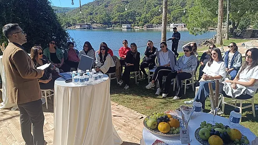 Fethiye'de Gebe Buluşması: Anne Adayları Doğuma Uzmanlarla Hazırlandı