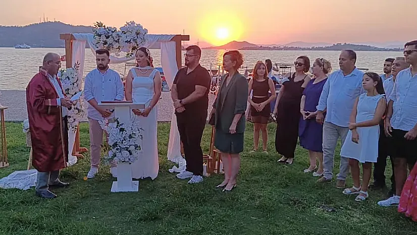 Fethiye'de gün batımında romantik nikah: Cansel ve Dilaver'den unutulmaz tercih