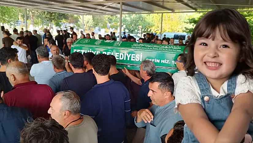 Fethiye'de yürekleri yakan veda: Minik Serra toprağa verildi