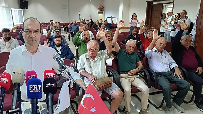 Fethiye Emlakçılar Derneği'nde Serdar Oğuz güven tazeledi