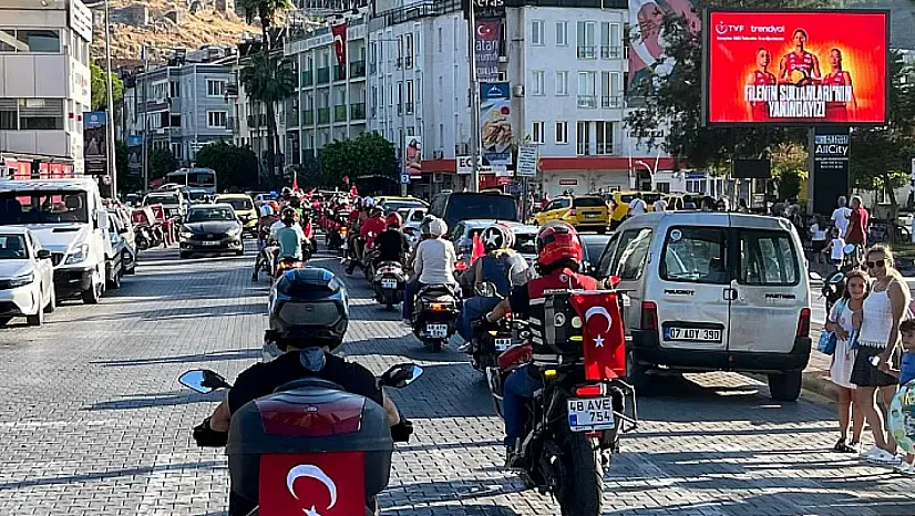 Fethiye Riders'tan 30 Ağustos Zafer Bayramı'na motosikletli kortej