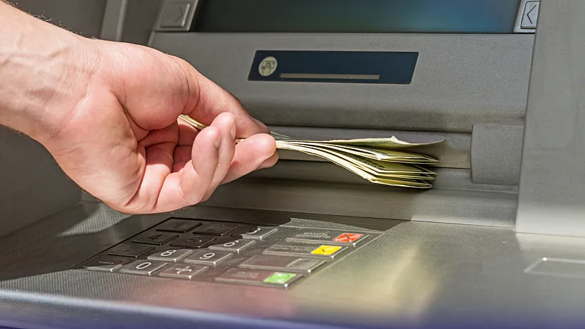 ATM para yatırma limitleri değişiyor: Banka banka güncel tutarlar