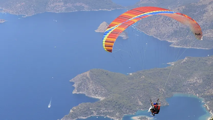Babadağ'dan yılın ilk yarısında 57 bin 863 yamaç paraşütü uçuşu yapıldı
