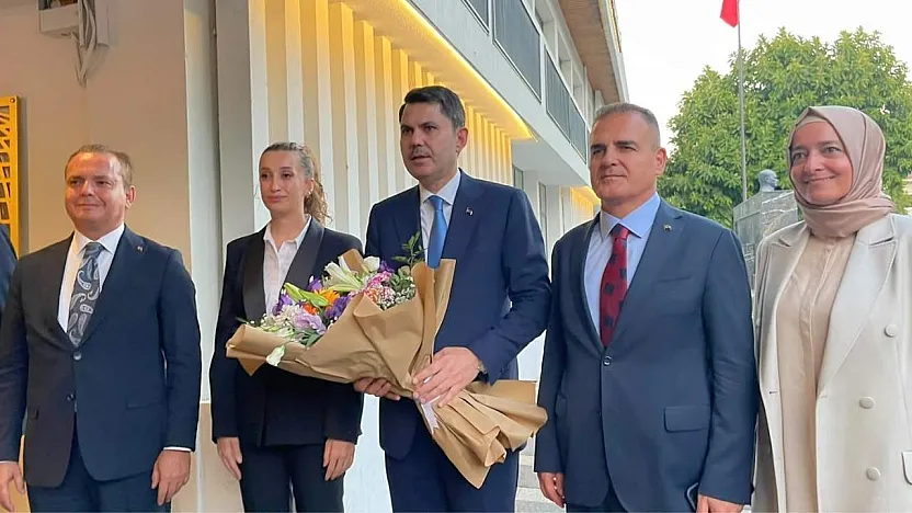 Bakan Murat Kurum Fethiye Kaymakamlığı'nı ziyaret etti