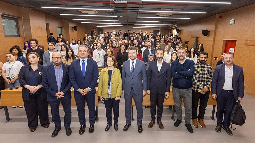 Basın İlan Kurumu Genel Müdürü Abdulkadir Çay, İstanbul Üniversitesi öğrencileriyle buluştu