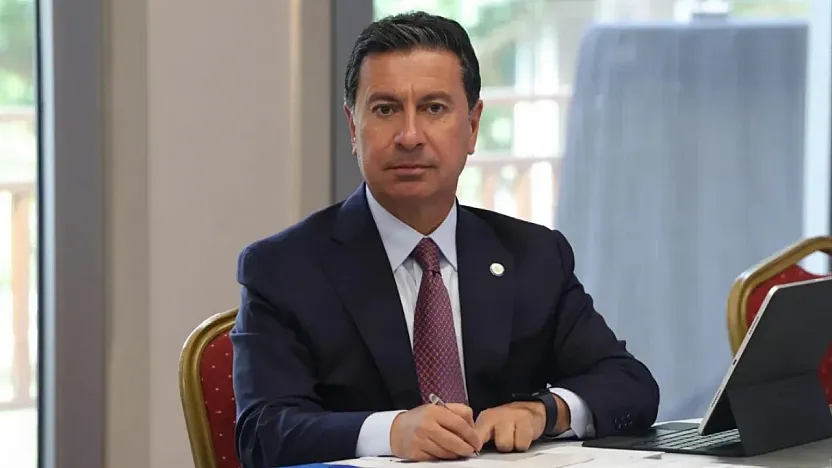 Başkan Ahmet Aras'tan Menteşe'de Türk Bayrağına yönelik saldırıya tepki