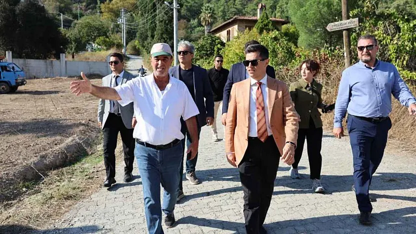 Başkan Ünlü Çetibeli'nde yol çalışmalarını inceledi