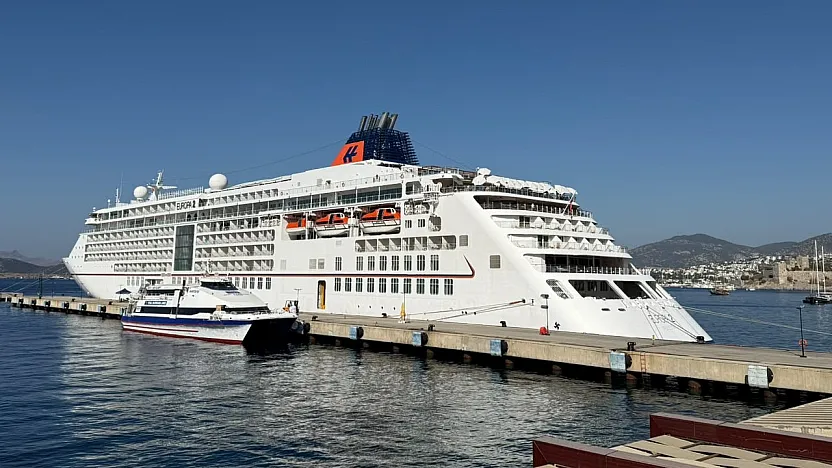 Bodrum'a 'Europa 2' kruvaziyeriyle 480 turist geldi