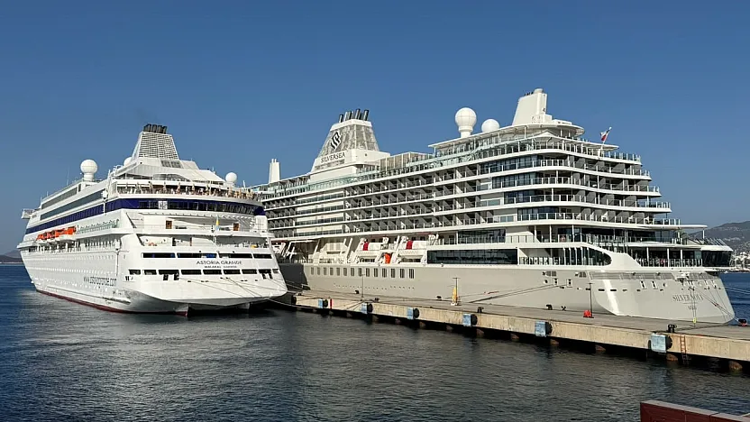 Bodrum'a iki kruvaziyerle 957 turist geldi