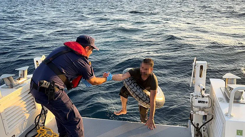 Bodrum Açıklarında Yüzerek Yunanistan'a Geçmeye Çalışan Göçmen Yakalandı