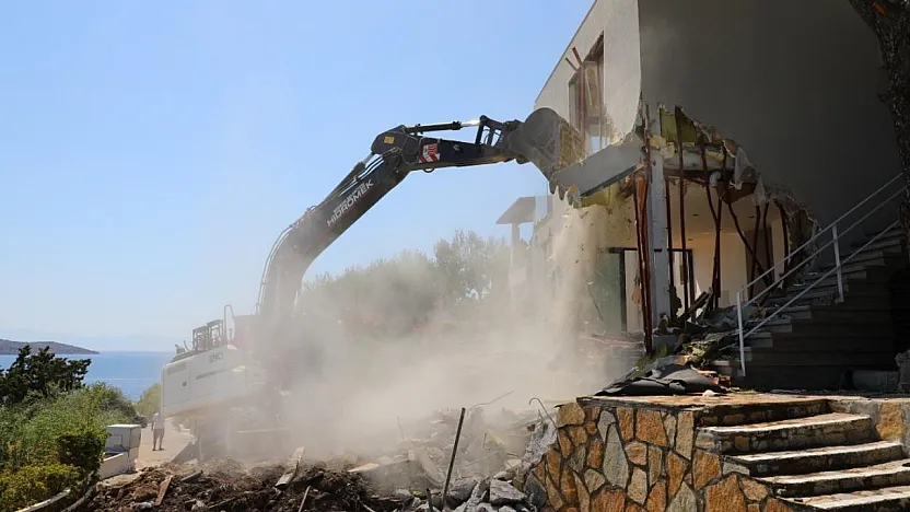 Bodrum'da 8 ayda 74 kaçak yapı yıkıldı