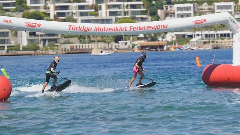 Bodrum'da deniz üzerinde hız ve adrenalin yarışı