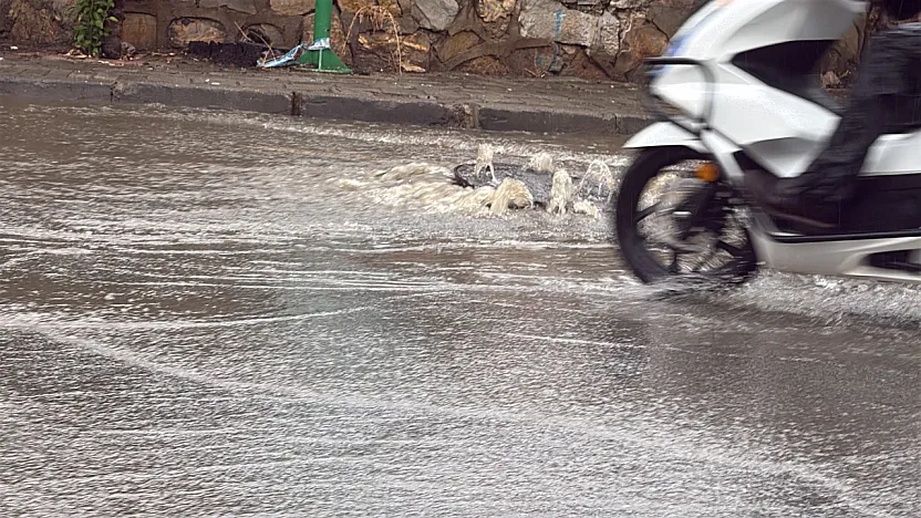 Bodrum'da sağanakla birlikte dereler taştı