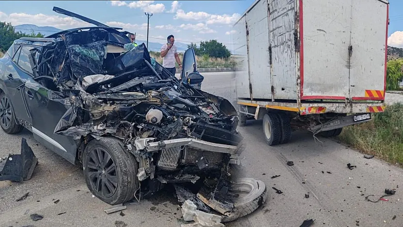 Burdur-Fethiye Yolunda Kamyonete Arkadan Çarpan Otomobilin Sürücüsü Yaralandı