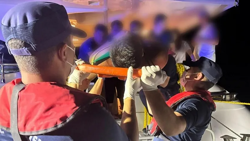Dalaman'da özel teknede rahatsızlanan vatandaşa Sahil Güvenlikten tıbbi tahliye