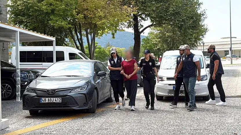 Darbeci FETÖ'cü Burkay Karatepe'nin ablası adliyeye sevk edildi
