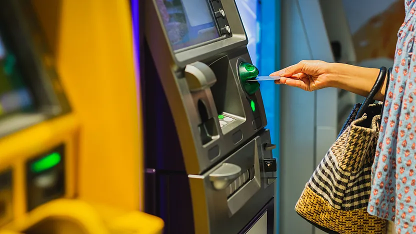 Emekli maaşını ATM'den çekenler dikkat! Para çekmeden önce bu ayrıntıları kontrol edin