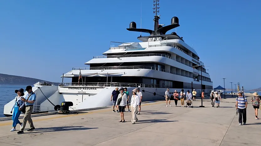 'Emerald Azzurra' kruvaziyeri Bodrum'a 93 turist getirdi