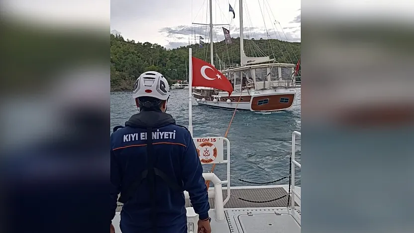 Fethiye Açıklarında Sürüklenen Teknedeki 2 Kişi Kıyı Emniyeti Tarafından Kurtarıldı