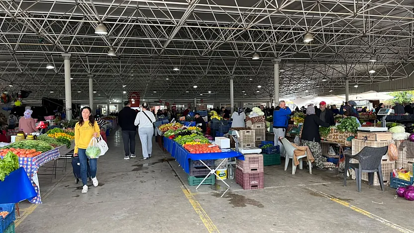 Fethiye Çalıca Pazarı'nda haftanın meyve ve sebze fiyatları