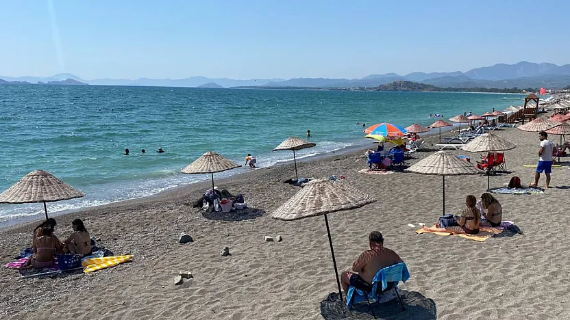 Fethiye Çalış Plajı'nda Hafta Sonu Yoğunluğu