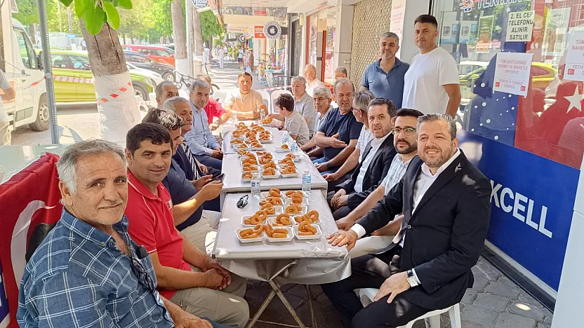 Fethiye'de 15 Temmuz anısına vatandaşlara lokma ikramı
