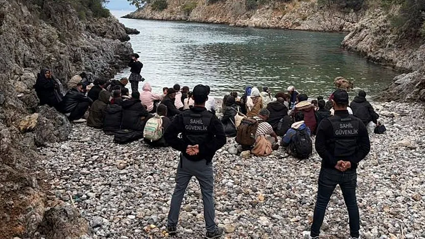 Fethiye'de 34'ü çocuk 62 düzensiz göçmen yakalandı