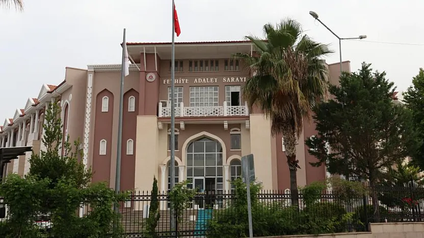 Fethiye'de 4 yıl önce kaybolan kadının ölümüyle ilgili 4'ü tutuklu 10 sanık yargılanıyor