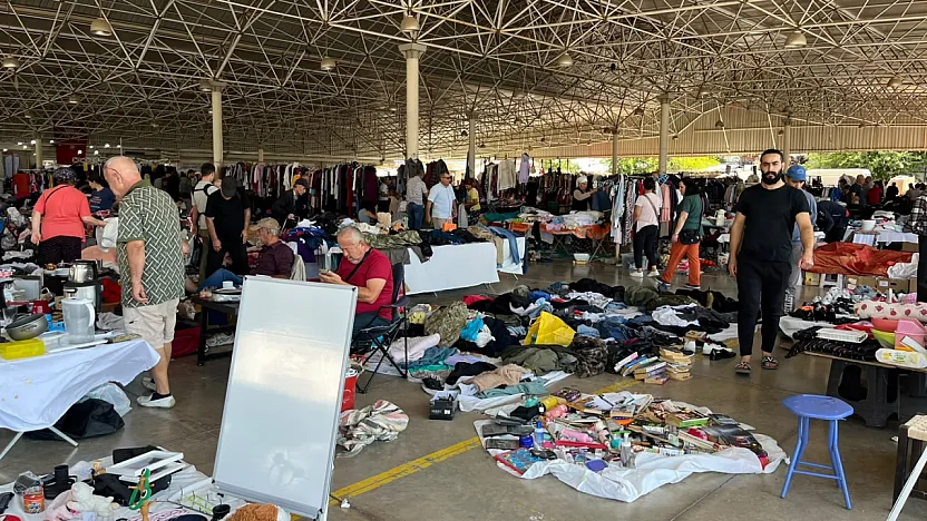 Fethiye'de Çalıca İkinci El Pazarı'nda yoğunluk