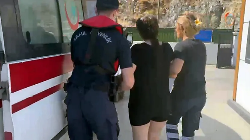 Fethiye'de gezi teknesinde rahatsızlanan vatandaş karaya tahliyesi yapıldı