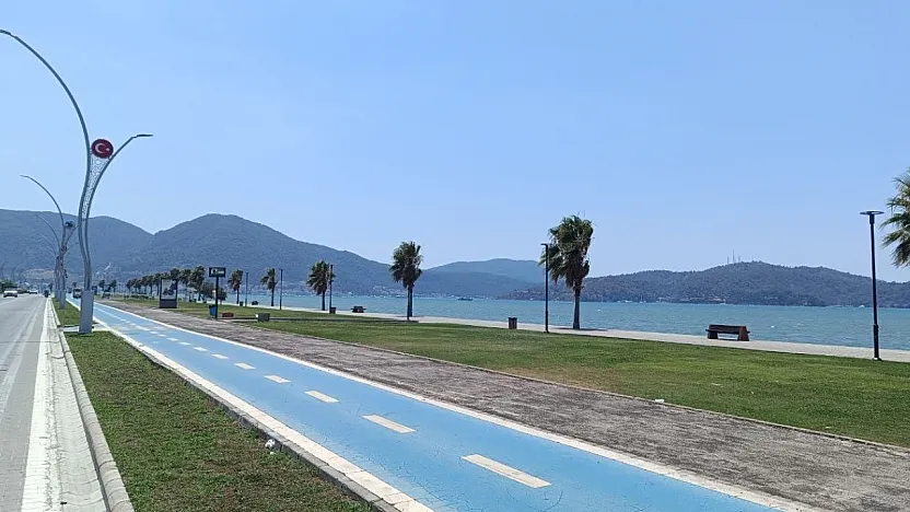 Fethiye'de Kavurucu Sıcaklar 3. Etap'ı Issız Bıraktı