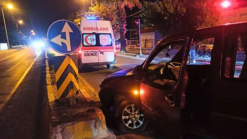 Fethiye'de kontrolden çıkan otomobil refüje girdi