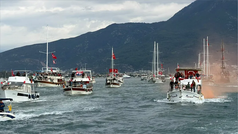 Fethiye'de mavi sularda Cumhuriyet gururu