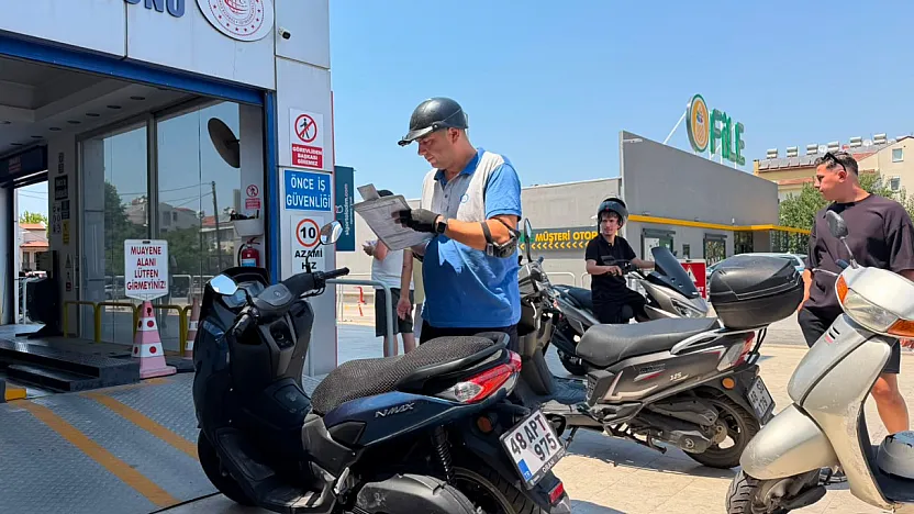 Fethiye'de muayene zamanı gelen motosikletler TÜVTÜRK yolunda