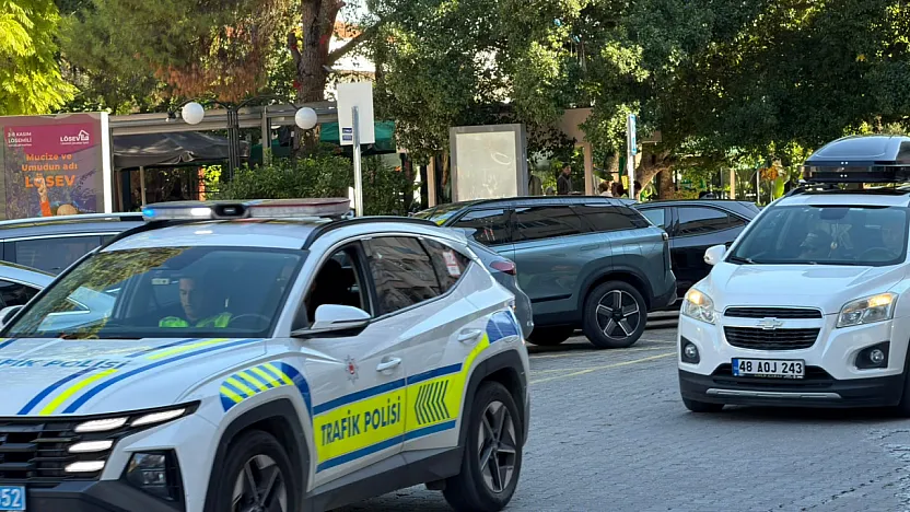 Fethiye'de park ihlallerine trafik ekiplerinden müdahale