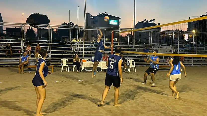 Fethiye'de 'Plaj Voleybolu' heyecanı: 32 takım şampiyonluk için mücadele ediyor