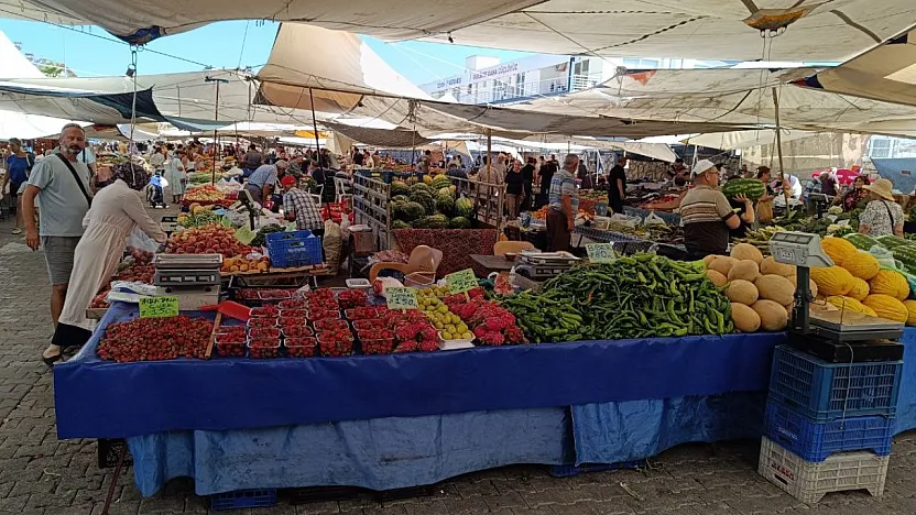 Fethiye'de Üretici Pazarı'nda Sebze ve Meyve Fiyatları