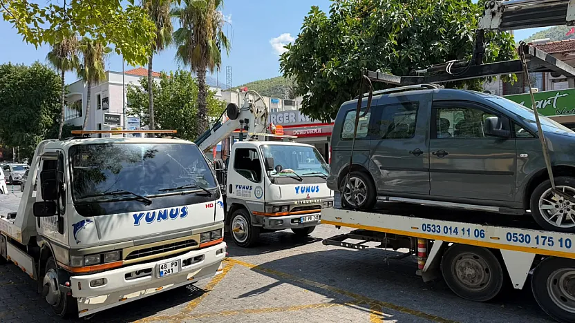 Fethiye merkezde uygunsuz park denetimi: Çok sayıda araç çekildi