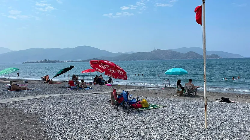 Fethiye'nin bunaltıcı neminde vatandaşın nefes aldığı nokta 'Çalış Plajı'