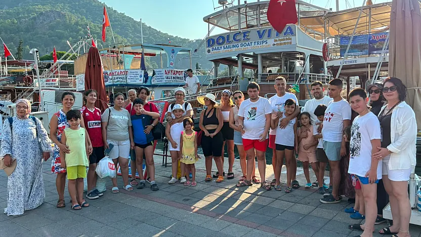 Fethiye Otizm Derneği'nden anlamlı etkinlik: 50 kişi mehtap turunda