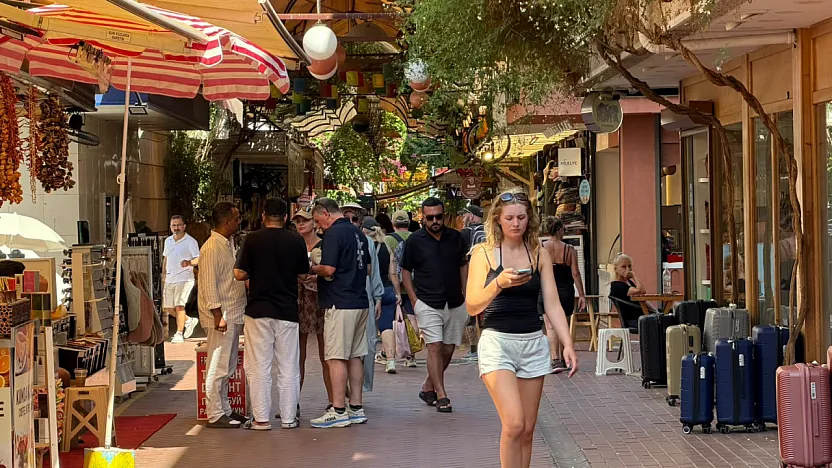 Fethiye Paspatur Çarşısı'nda Pazar Hareketliliği
