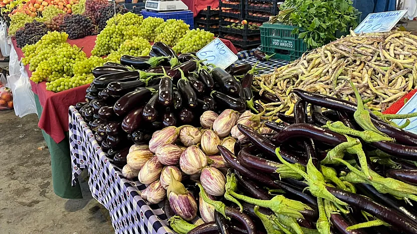 Fethiye Patlangıç Pazarı'nda hafta sonu hareketliliği: İşte meyve sebze fiyatları
