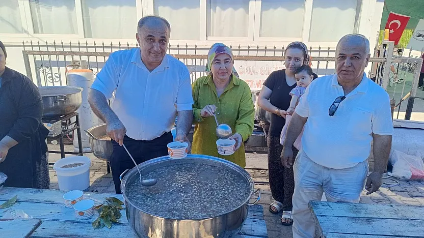 Fethiye Pazarcılar Odası'ndan Salı Pazarı'nda Aşure İkramı