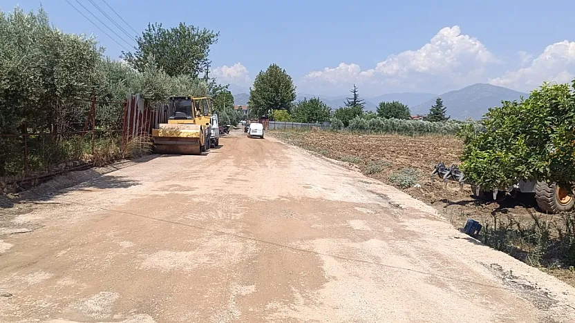 Fethiye Pazaryeri Mahallesi'nde yol çalışması