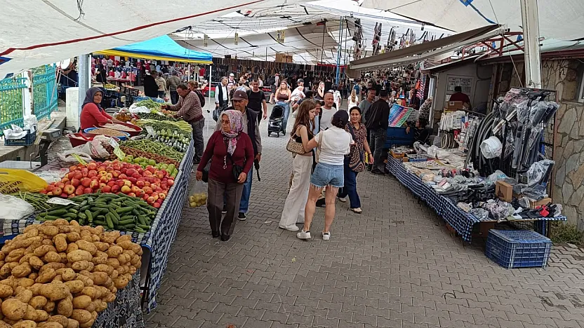Fethiye Salı Pazarı'nda sebze ve meyve fiyatları