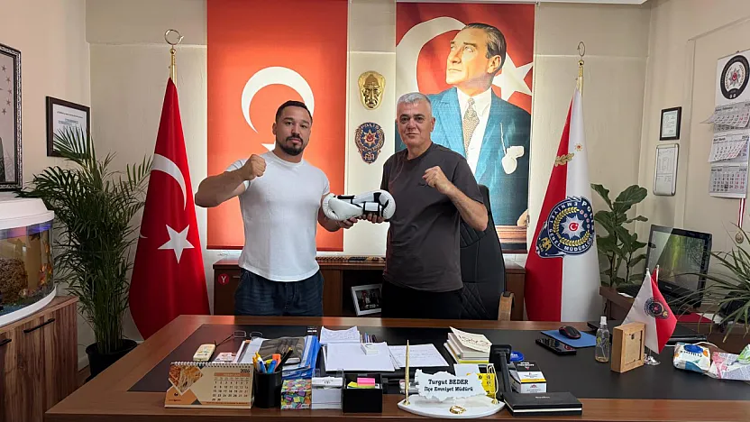 Fethiyeli Şampiyon Boksörden Seydikemer İlçe Emniyet Müdürü'ne Ziyaret