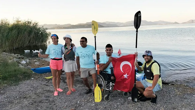 Köyceğiz Gölü'nde Türkiye ve Azerbaycan dostluğu için kürek çektiler