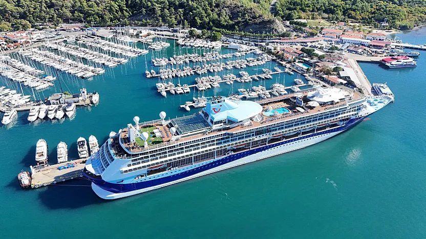 'Marella Discovery' kruvaziyeri Marmaris'e 1731 turist getirdi