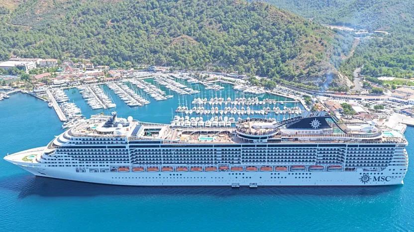 Marmaris'e 'MSC Divina' kruvaziyeri 4 bin 121 turist getirdi